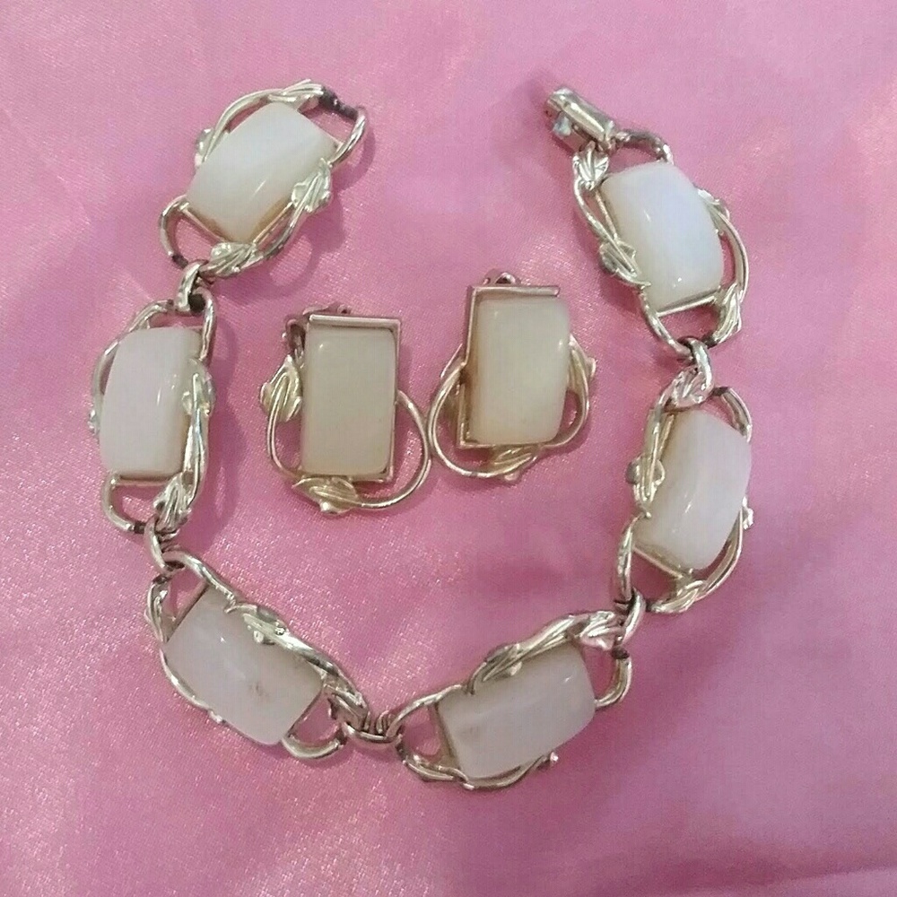 Vtg CORO Moonglow Thermoset Bracelet Earring Set